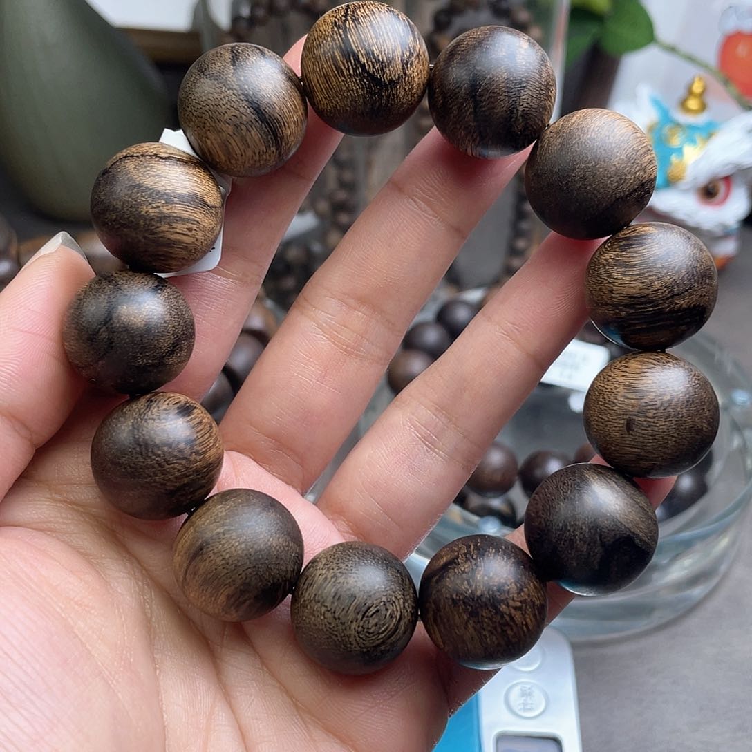 沉香手串火**！越南芽庄白棋楠