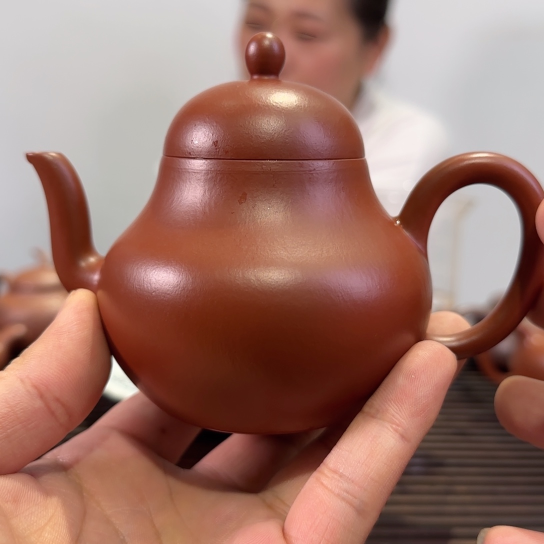 茶壶紫砂：****宜兴紫砂壶