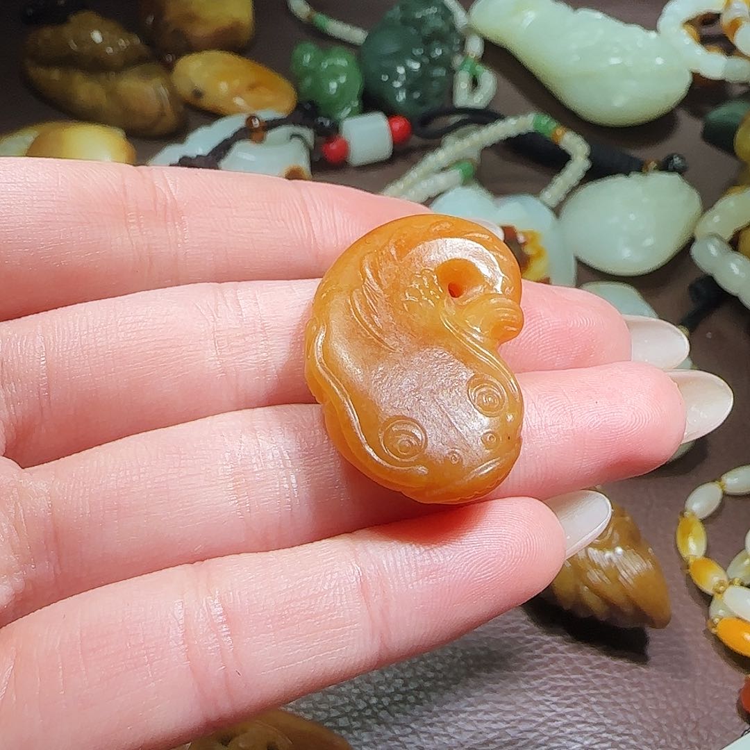 和田玉（糖玉）挂件未镶嵌