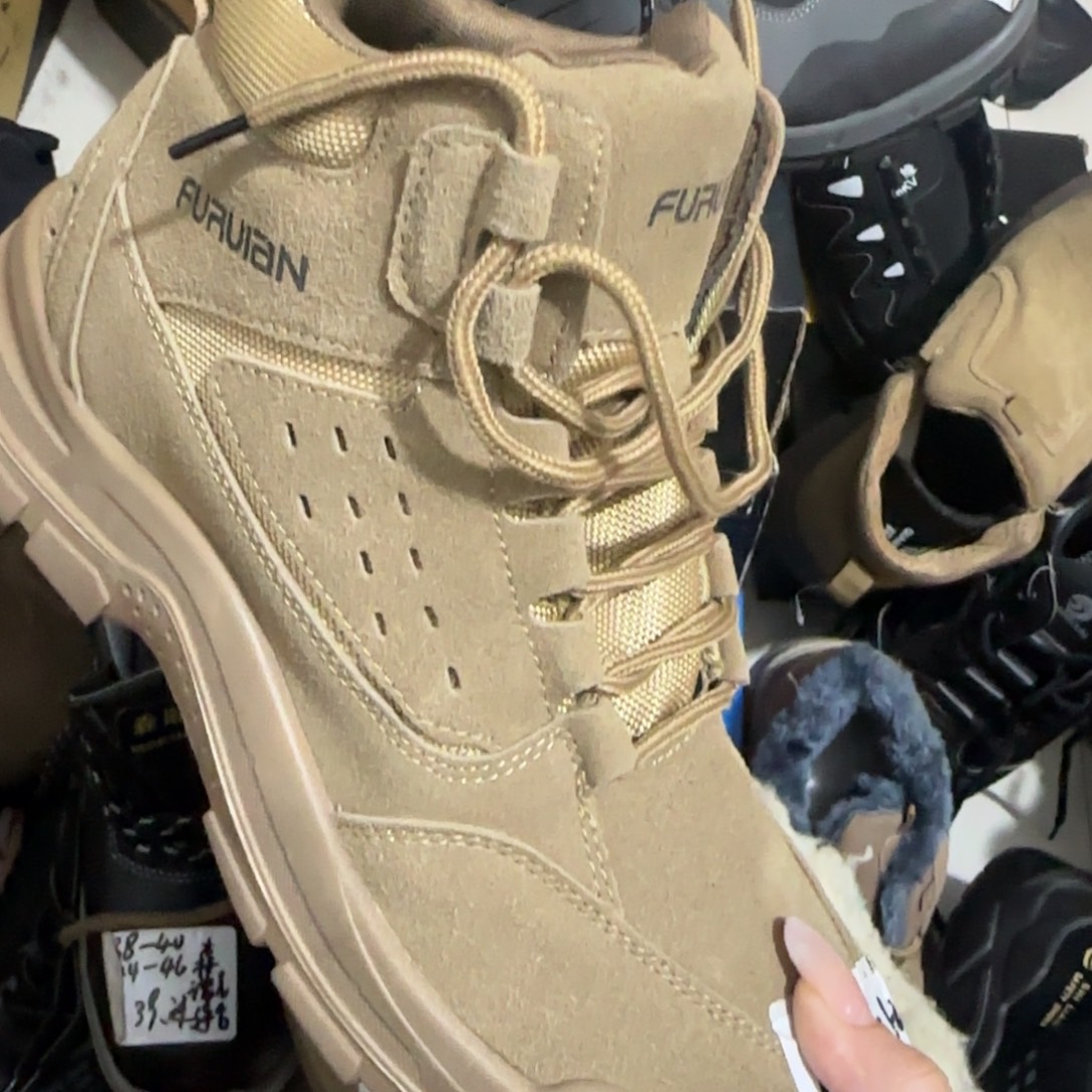 44码高帮卡其马丁靴高货