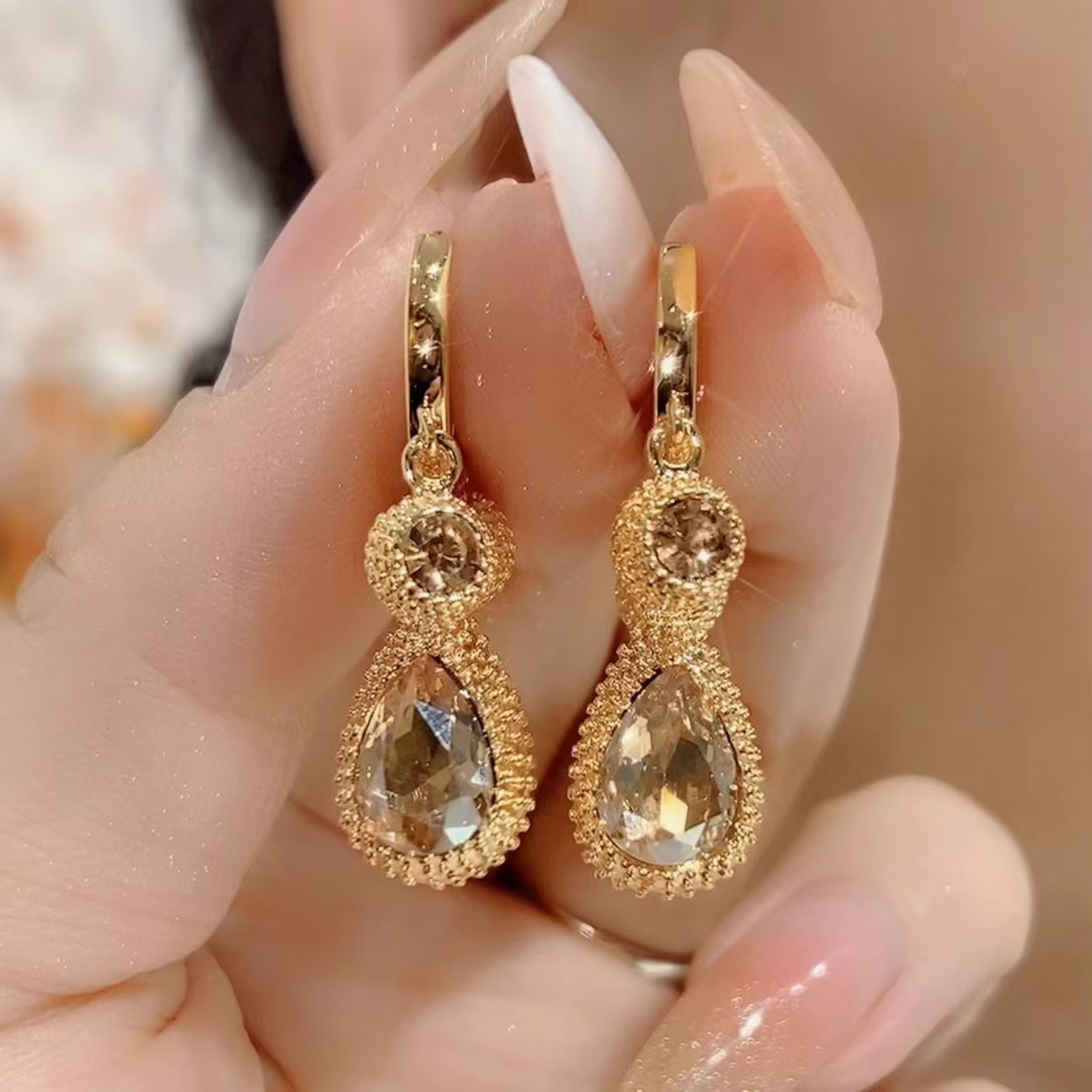 铜合金合成锆石耳饰 浅金色水果耳环复古法式金色时尚饰品轻奢F28