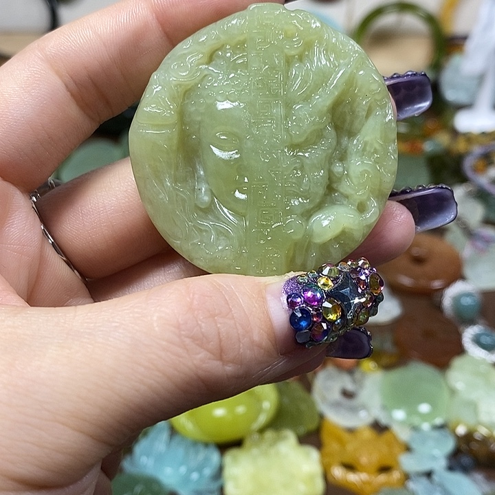 蛇纹石玉吊坠未镶嵌