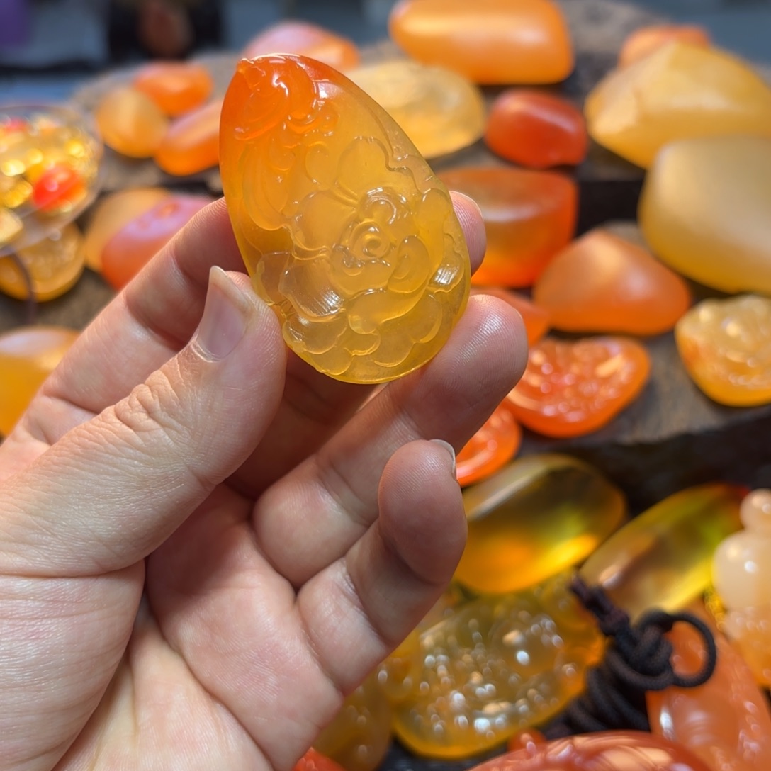 石英质玉挂件未镶嵌贝*