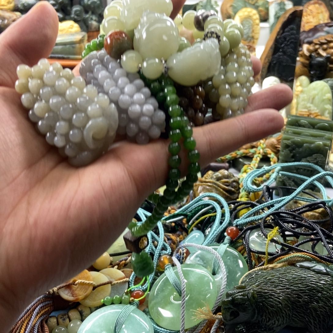 玉***生和田玉未镶嵌把件