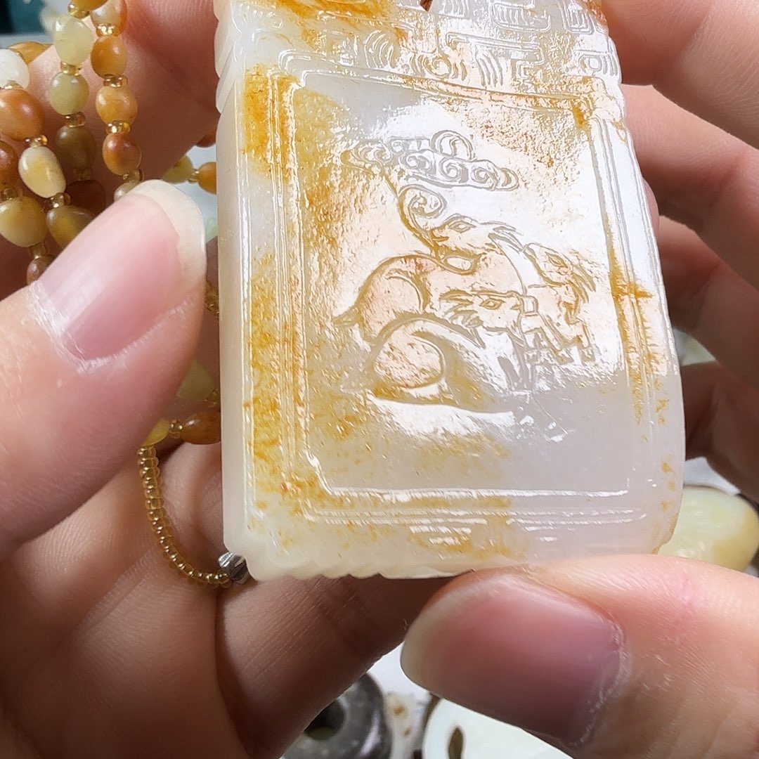 牧***马和田玉（糖玉）未镶嵌颈饰