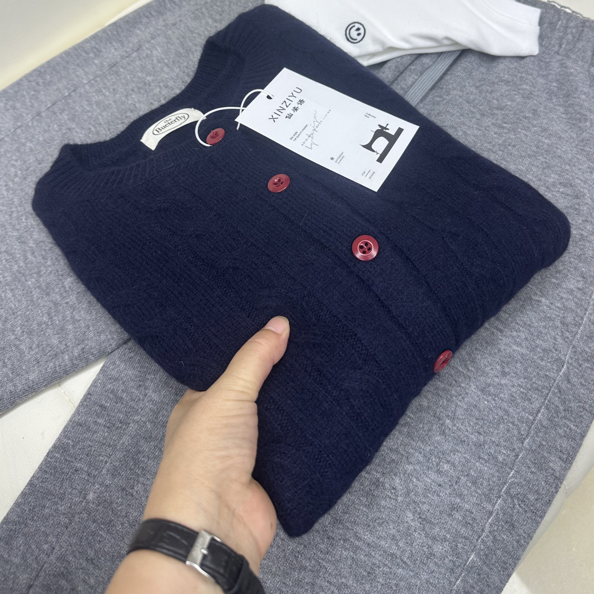 杨姐家 秋冬新款小红扣麻花绞花开衫外套 针织毛衣女款上衣