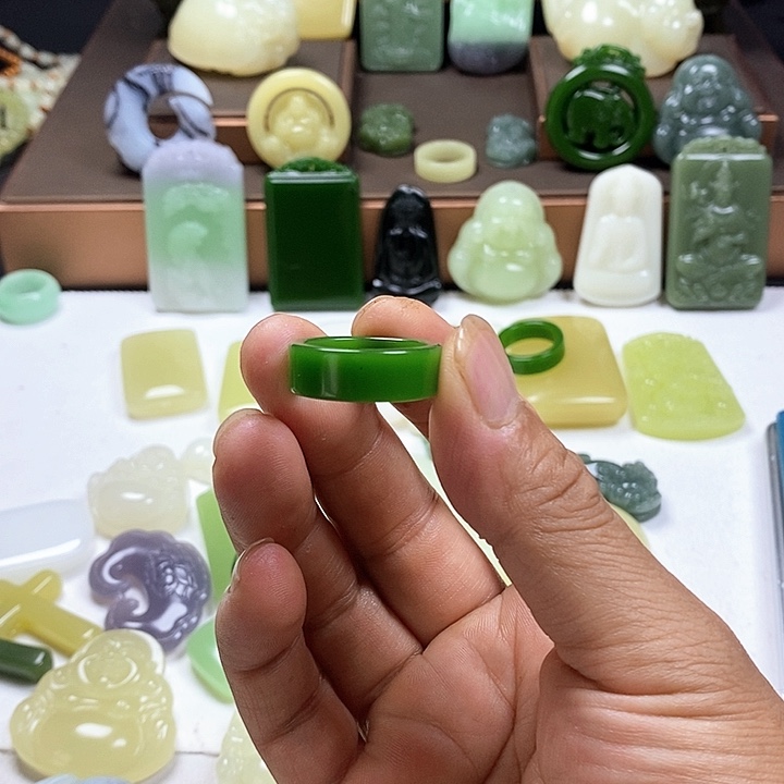 和田玉（糖玉）未镶嵌珠宝奇石