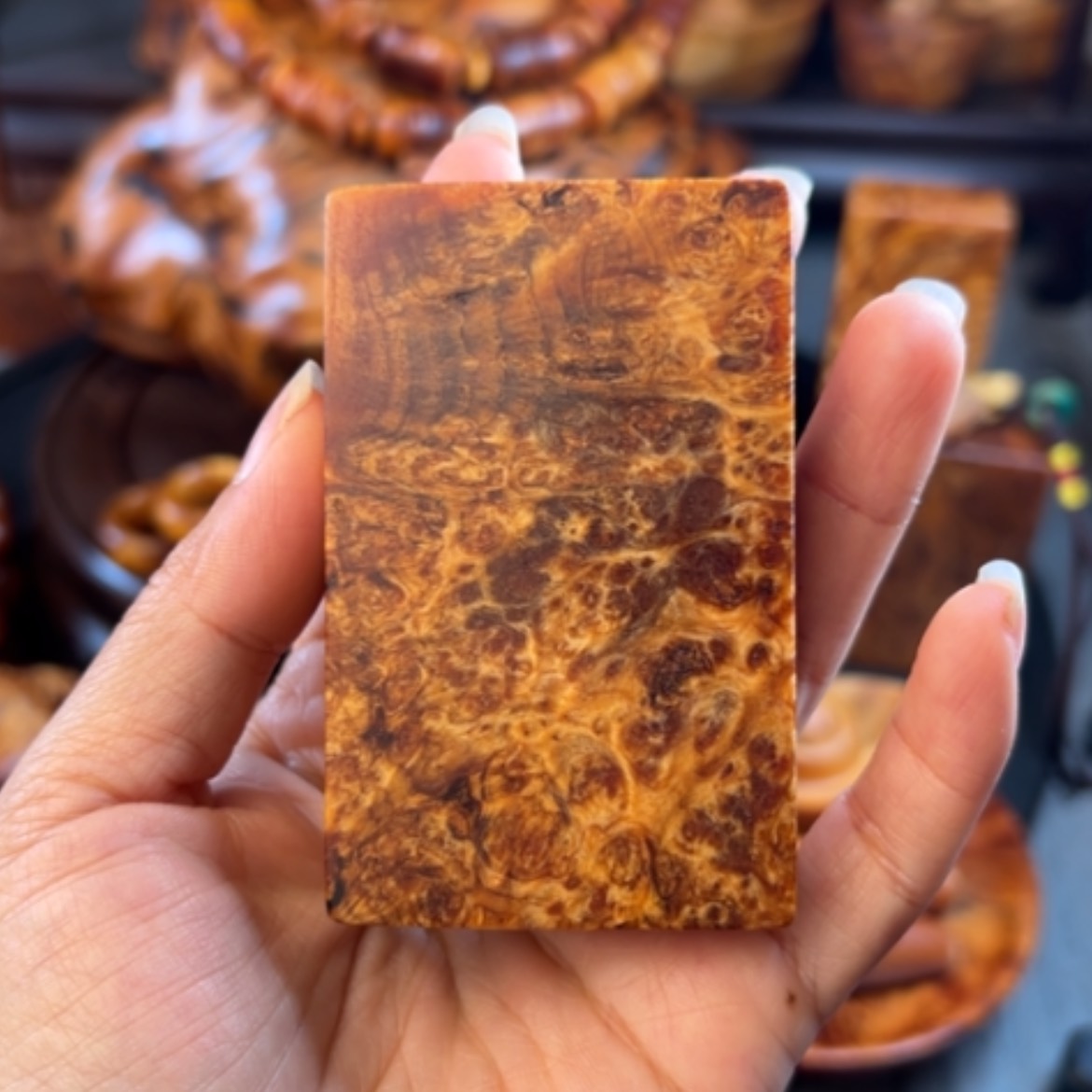 【闪购商品】松木（琥珀木）把件