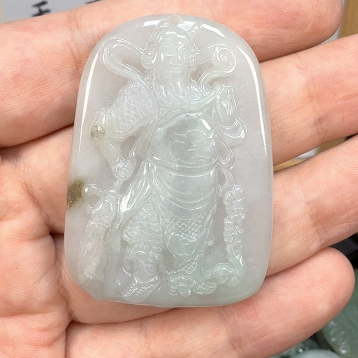 翡翠挂件未镶嵌翡翠