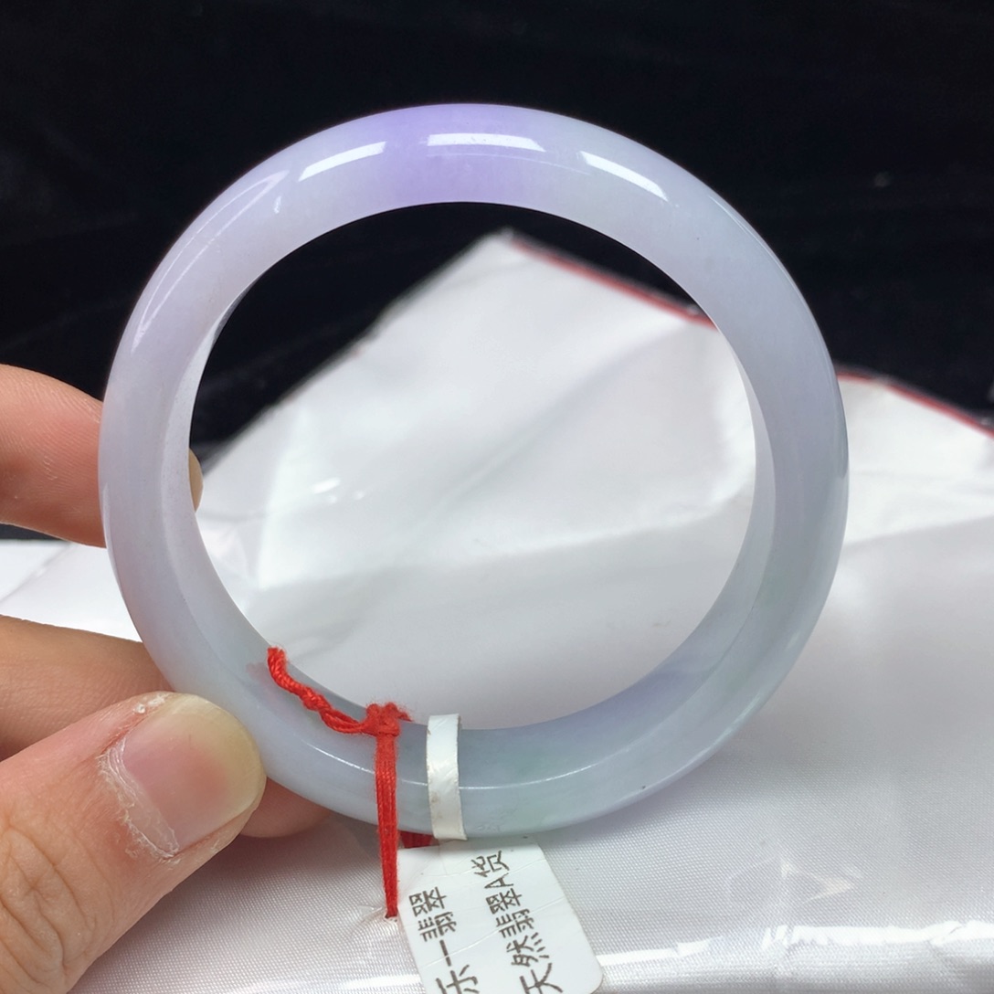 翡翠手镯（圆镯）未镶嵌55.6