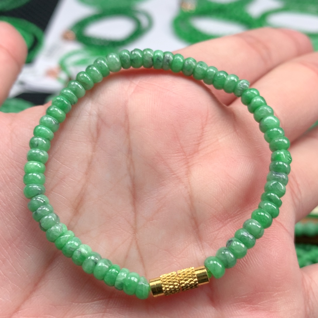 翡翠手链未镶嵌翡翠
