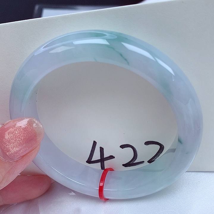 翡翠手镯未镶嵌翡翠