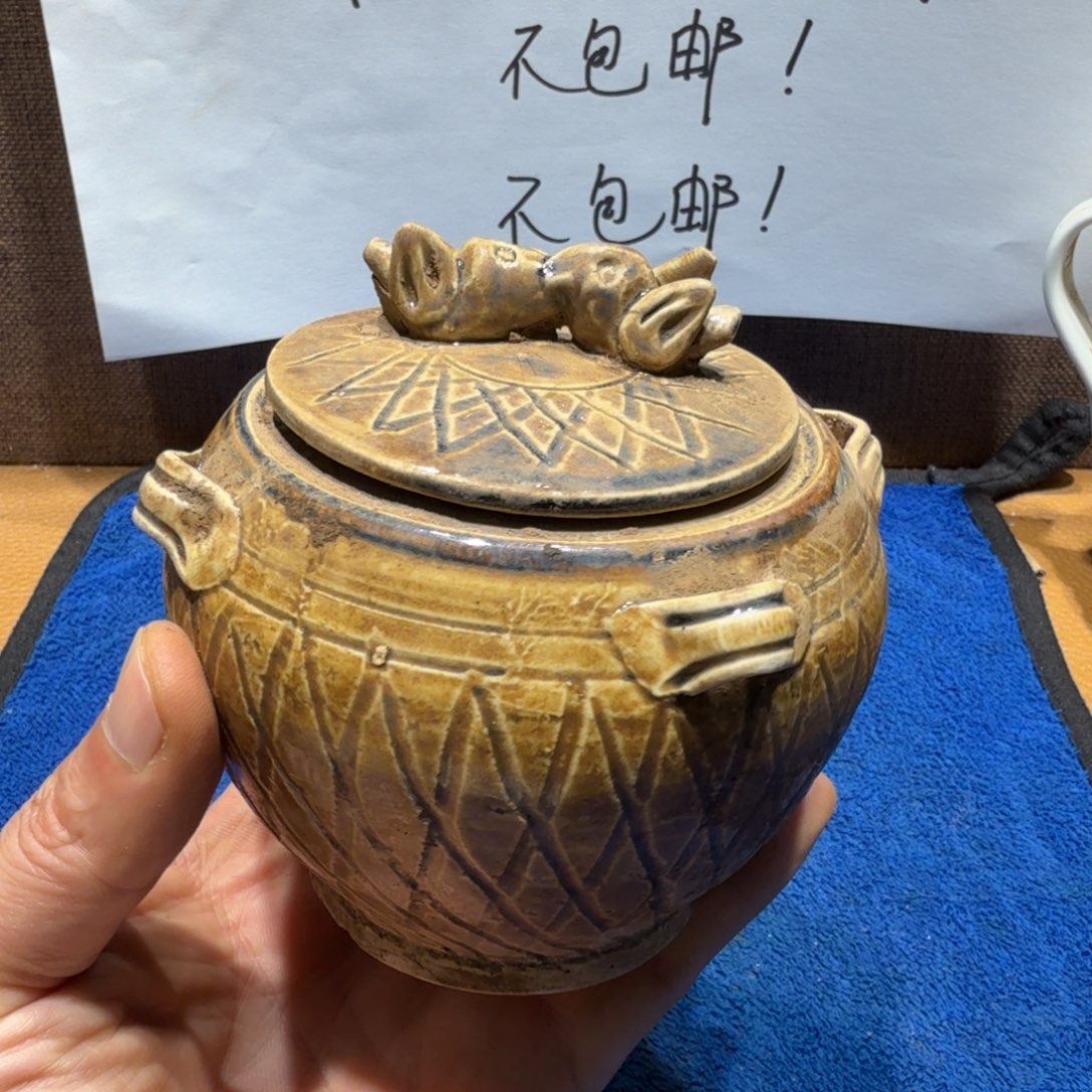 陶其他漂亮的小瓷瓶子