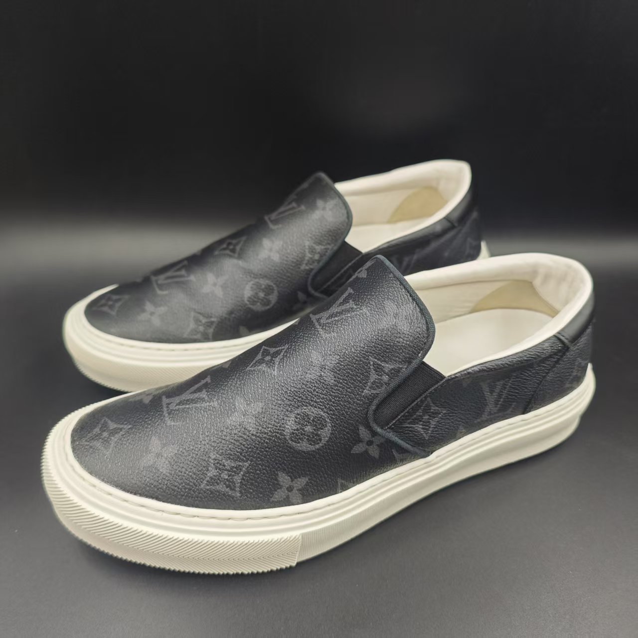 95新 LouisVuitton/路易威登 时尚黑老花一脚蹬41欧码 lb593