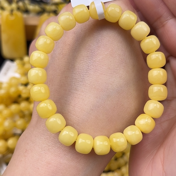 琥珀未镶嵌颈饰琥珀