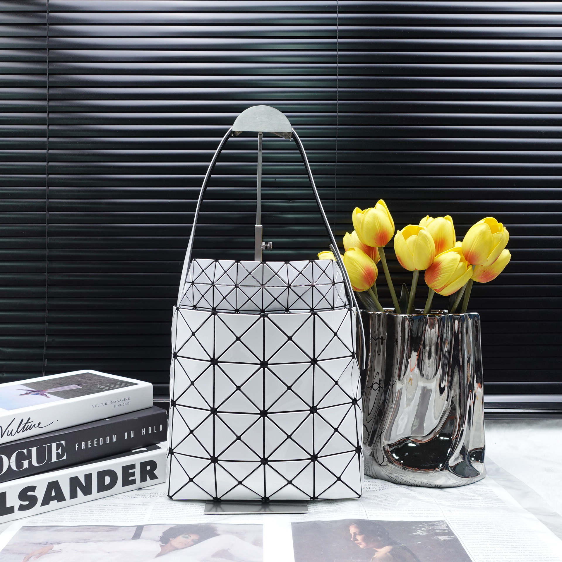 95新 Issey Miyake/三宅一生 单肩包/T20315728