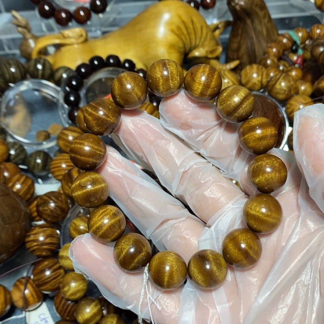 金丝楠木雕工艺品