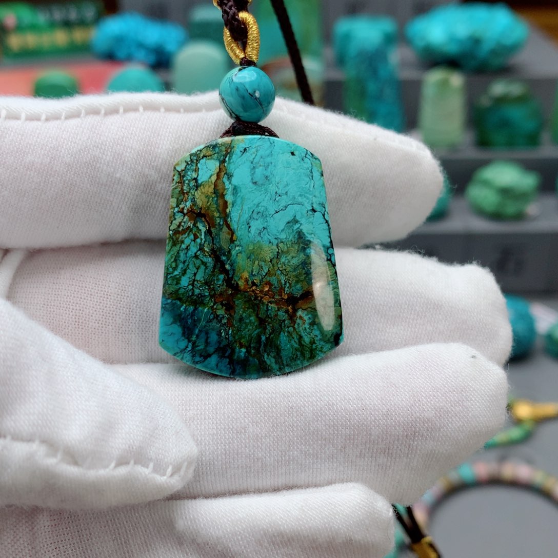 绿松石配饰未镶嵌