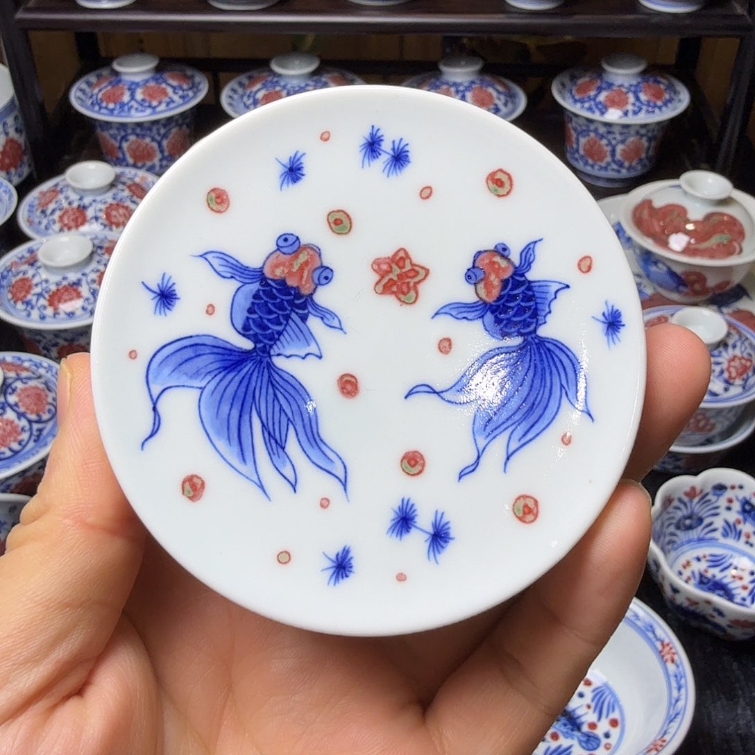 青花釉里红盖置微瑕