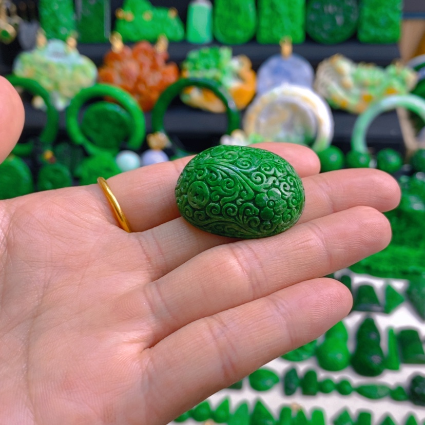 【闪购商品】翡翠未镶嵌颈饰蛋面