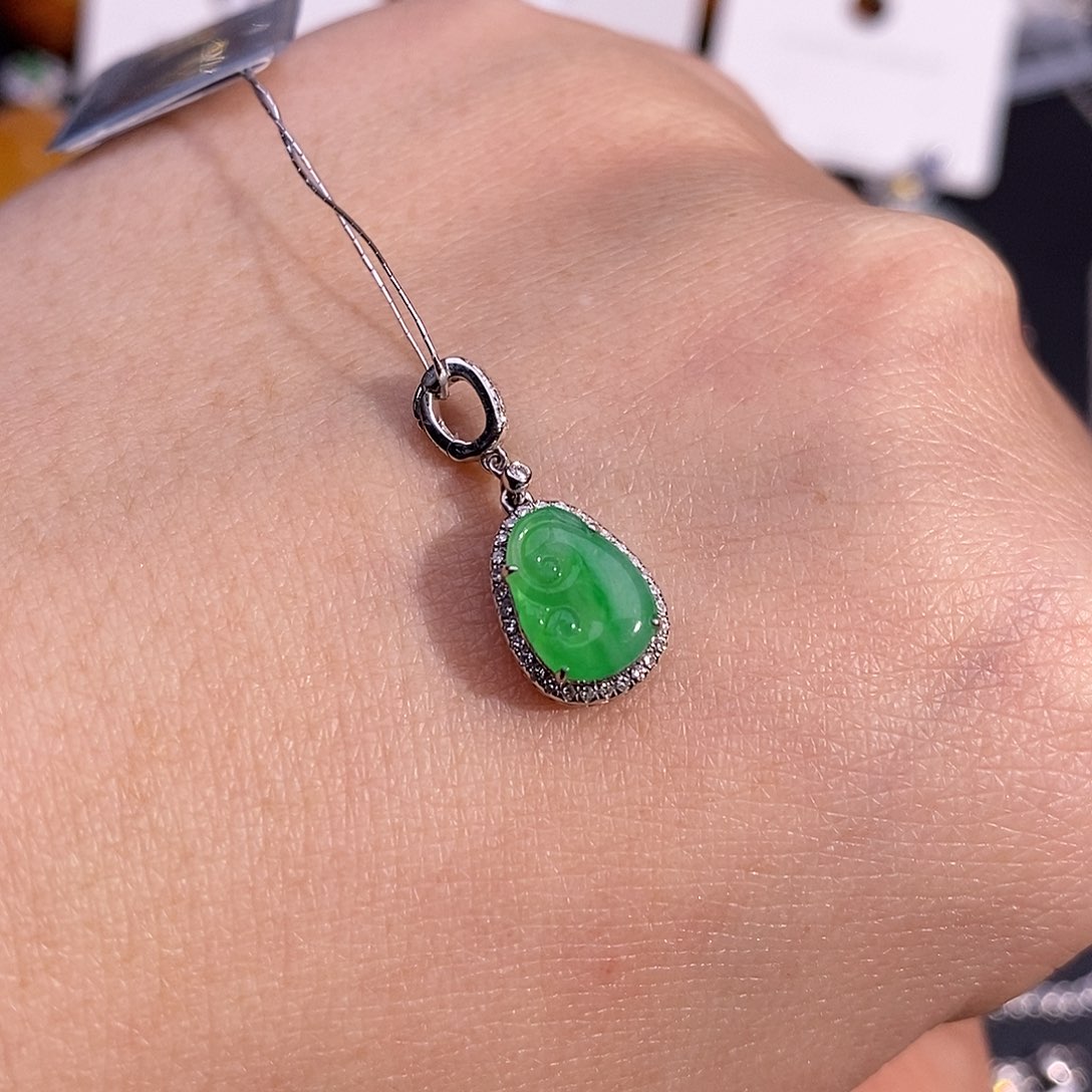 翡翠吊坠(不含链)18K金镶嵌—*