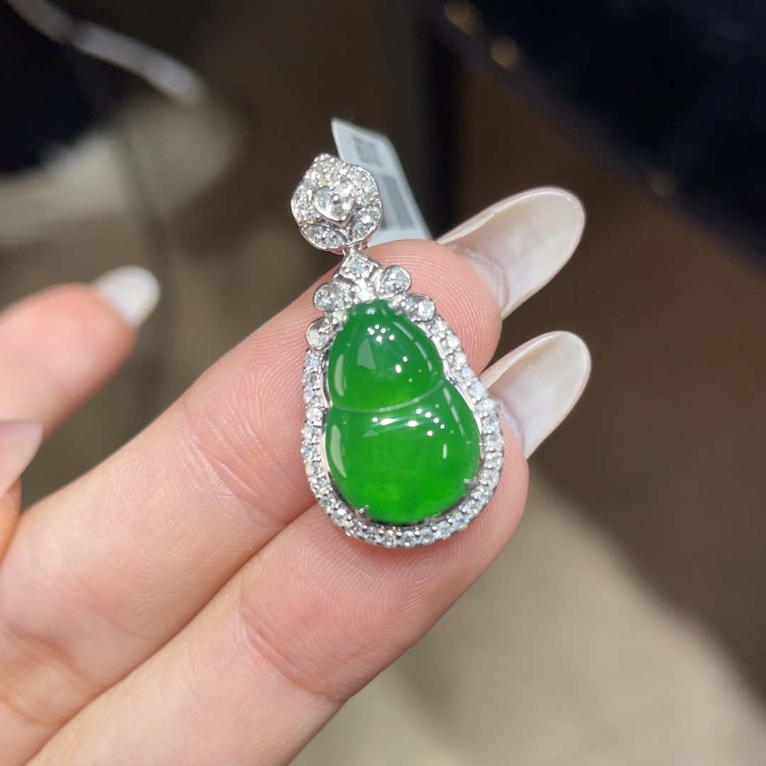 翡翠颈饰18K金镶嵌天然缅甸翡翠a货