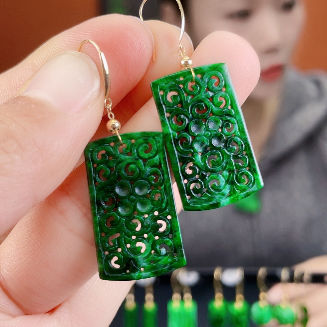 翡翠18K金镶嵌耳饰