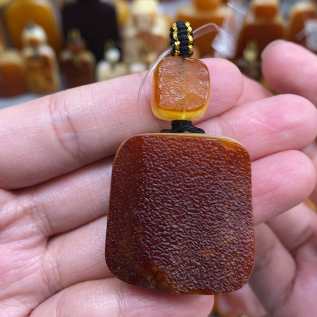 蜜蜡未镶嵌珠宝奇石