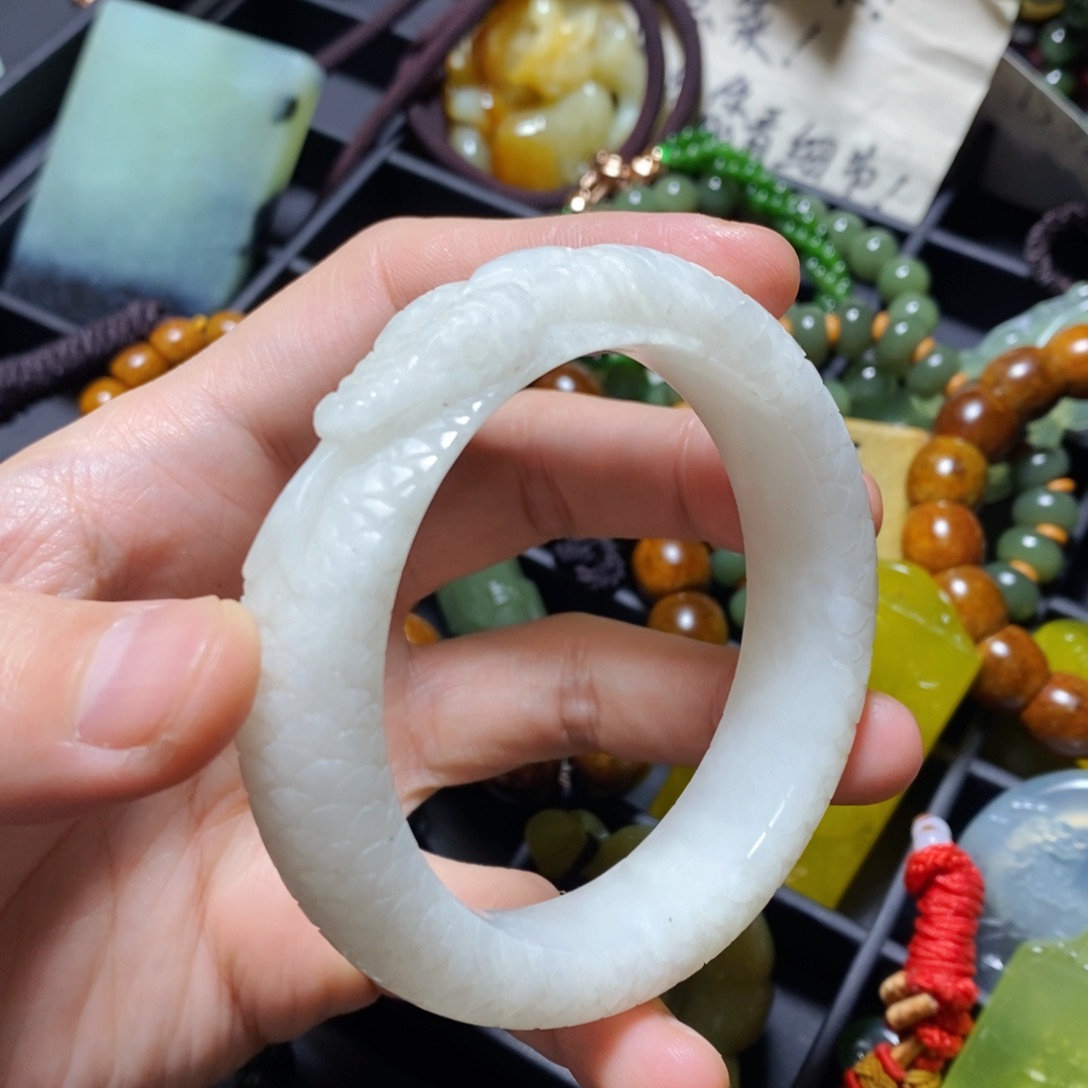 蛇纹石玉未镶嵌颈饰57口