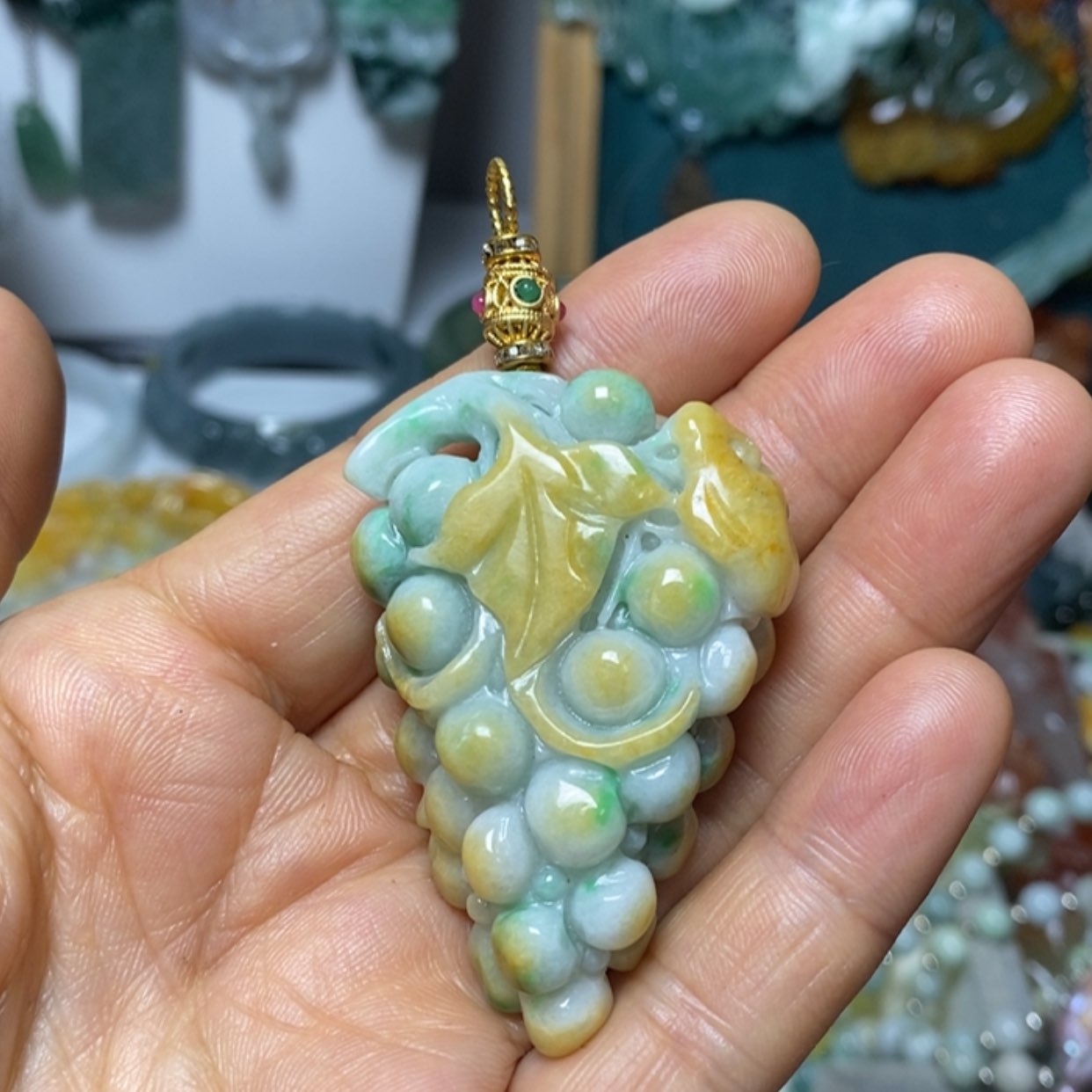 【闪购商品】翡翠吊坠(赠链)未镶嵌