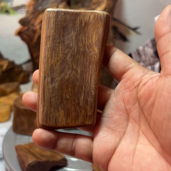 琦***读木一物一拍风化摆件20元