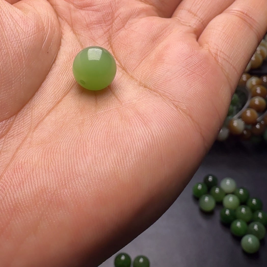 明***e和田玉未镶嵌挂件