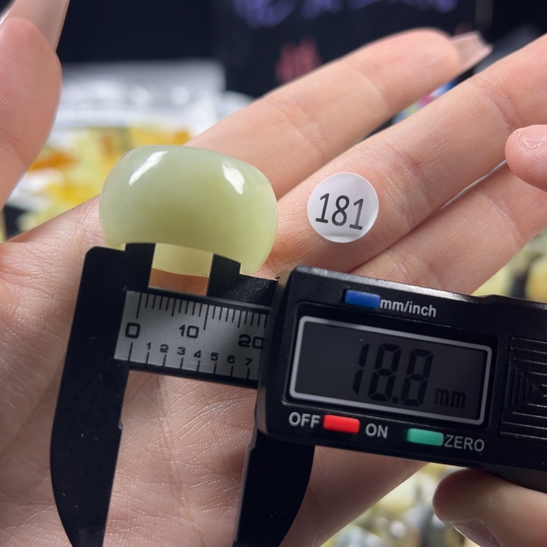 蛇纹石玉未镶嵌戒指