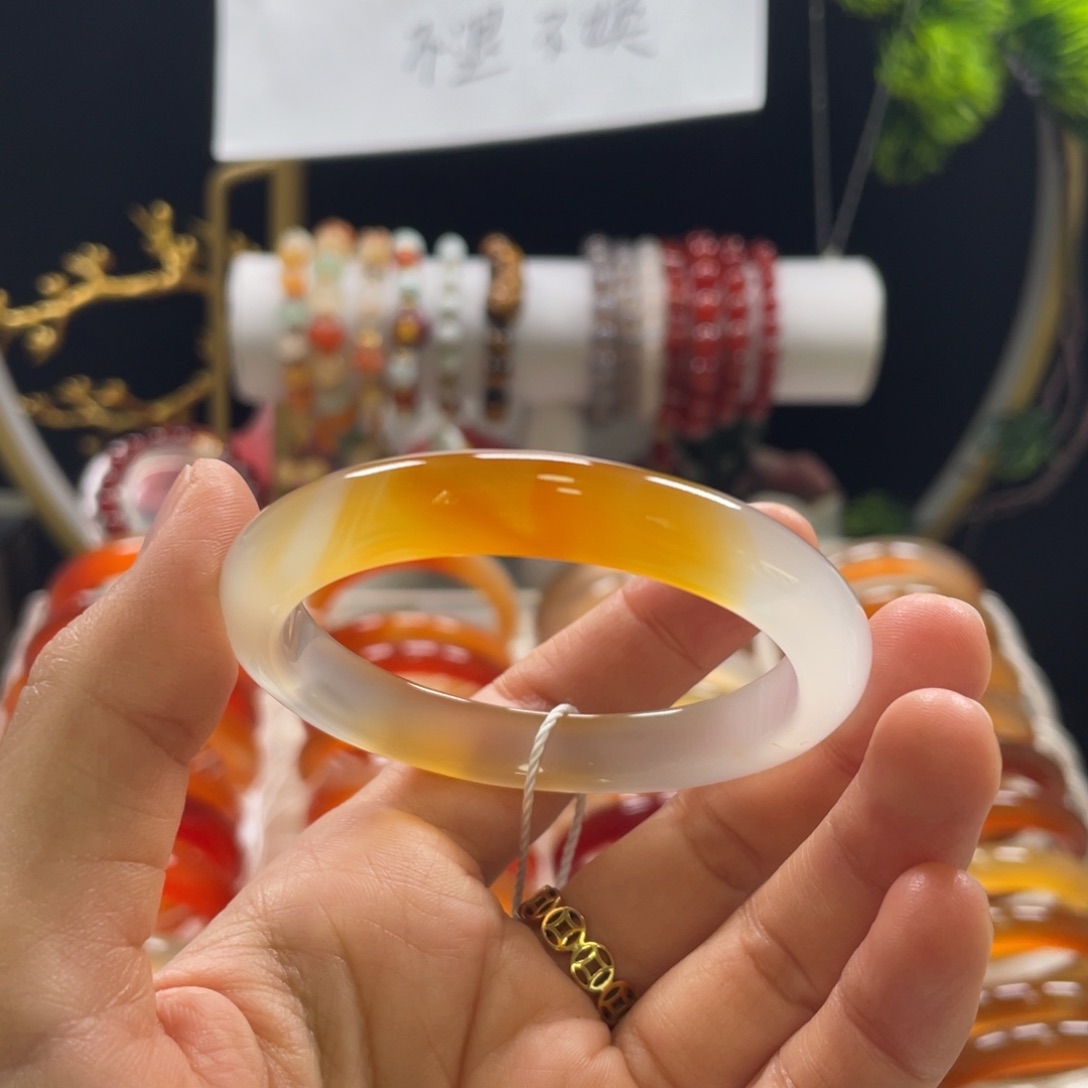 玛瑙/玉髓手镯未镶嵌