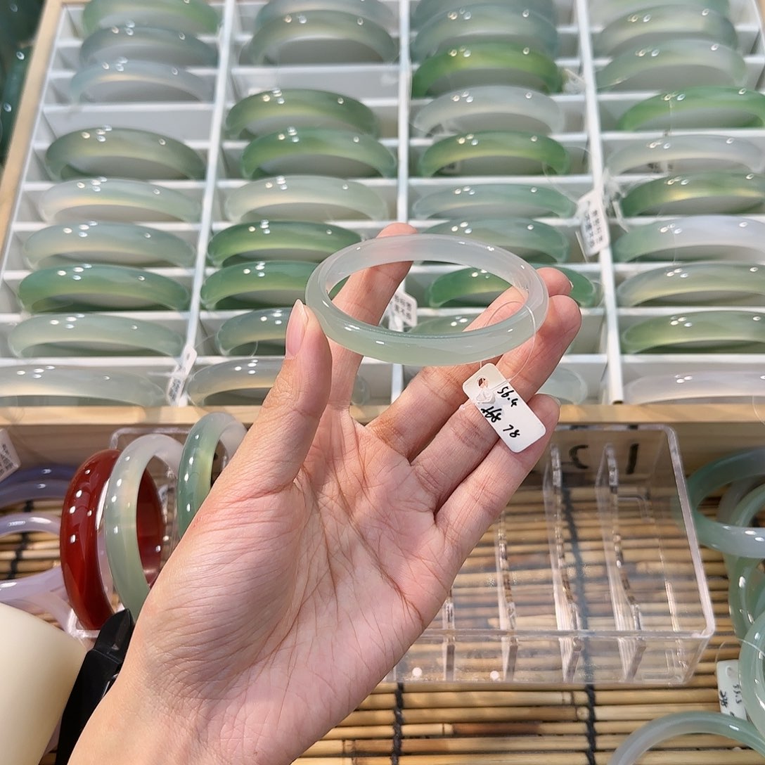 玛瑙/玉髓未镶嵌手镯圈口56.4