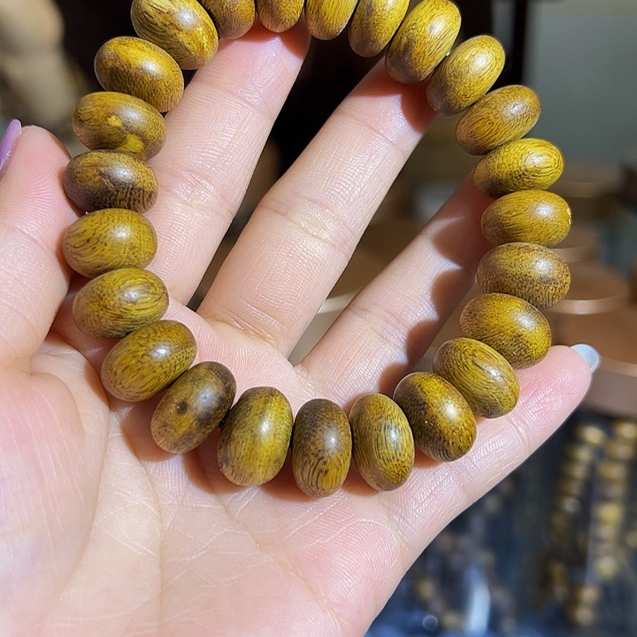 沉香沉香碎屑九九沉树丁虫漏单圈白棋1.315