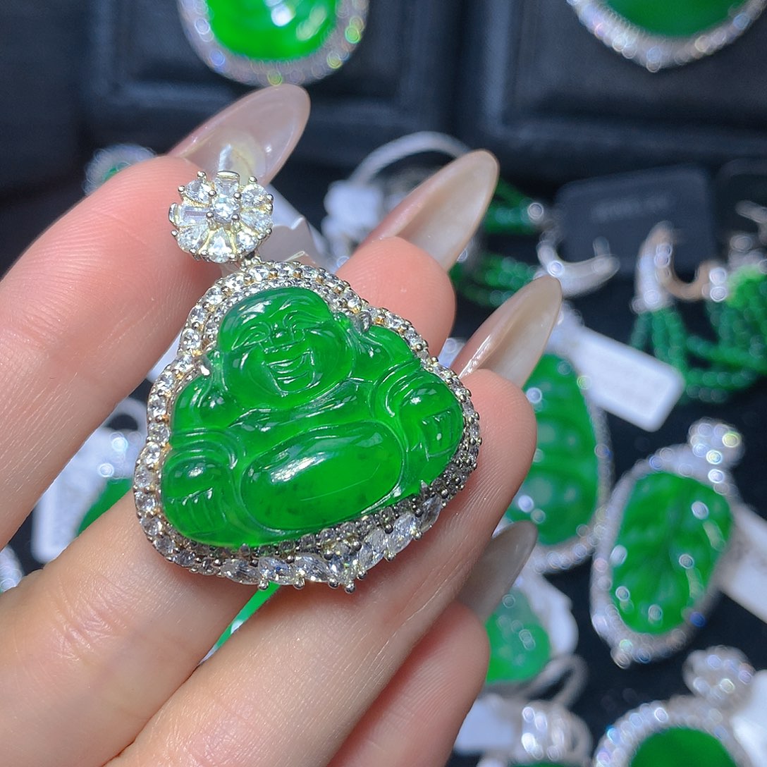 翡翠颈饰银S925镶嵌翡翠