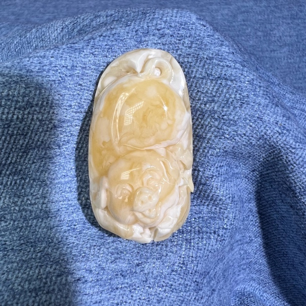 招财喜猪财源广进白蜜蜡吊坠挂件手工雕刻巧雕