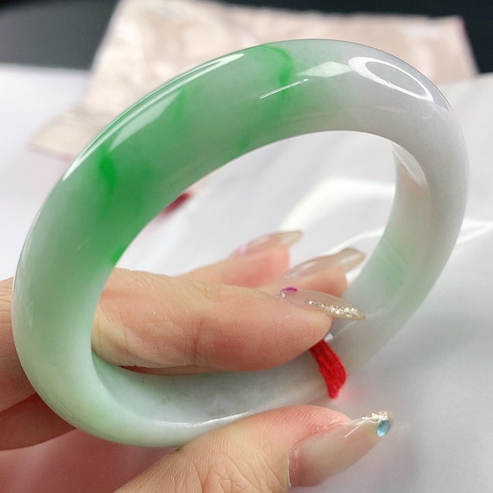 未镶嵌手镯翡翠，950