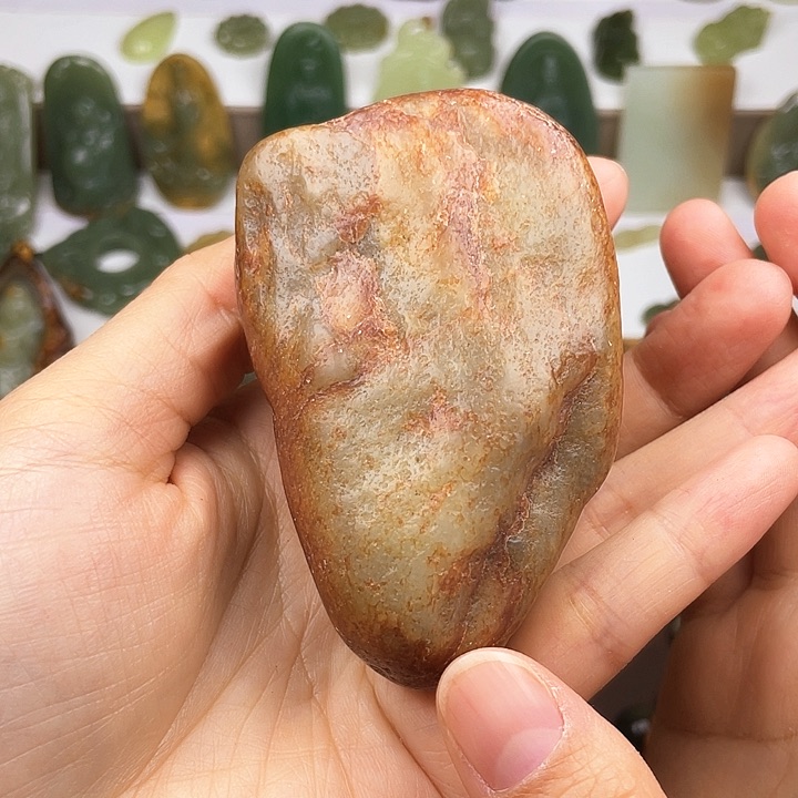 岫岩河磨玉（透闪石质玉）颈饰未镶嵌月*