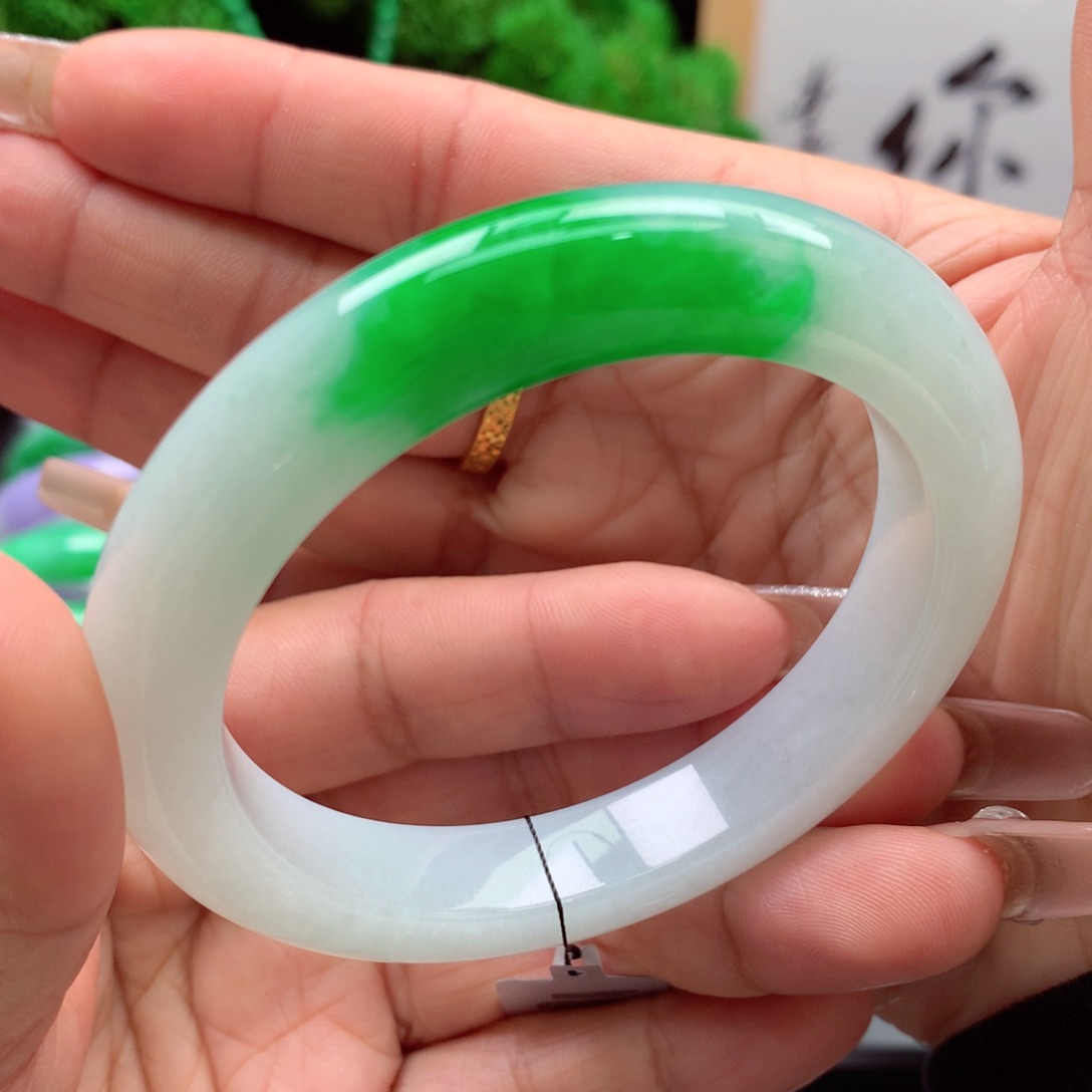 未镶嵌手镯翡翠缅甸