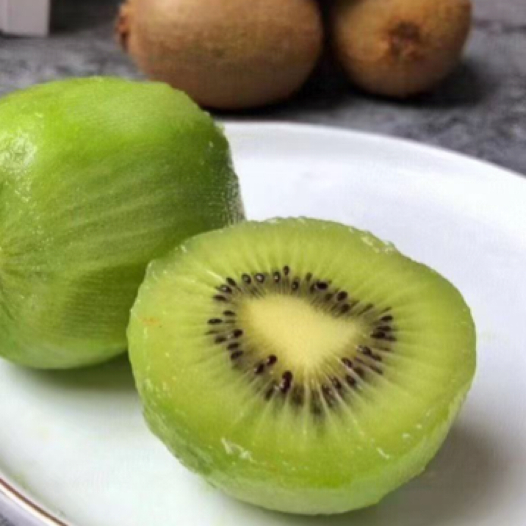 徐香猕猴桃1️⃣：徐香猕猴桃15一盒5颗一斤半左右，单果165g左右。  