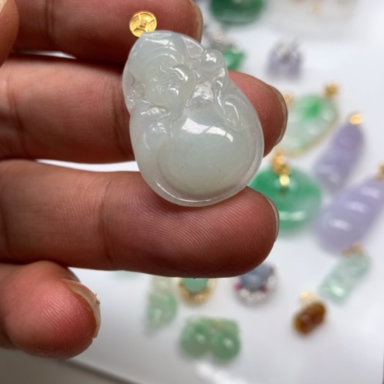 翡翠颈饰未镶嵌翡翠