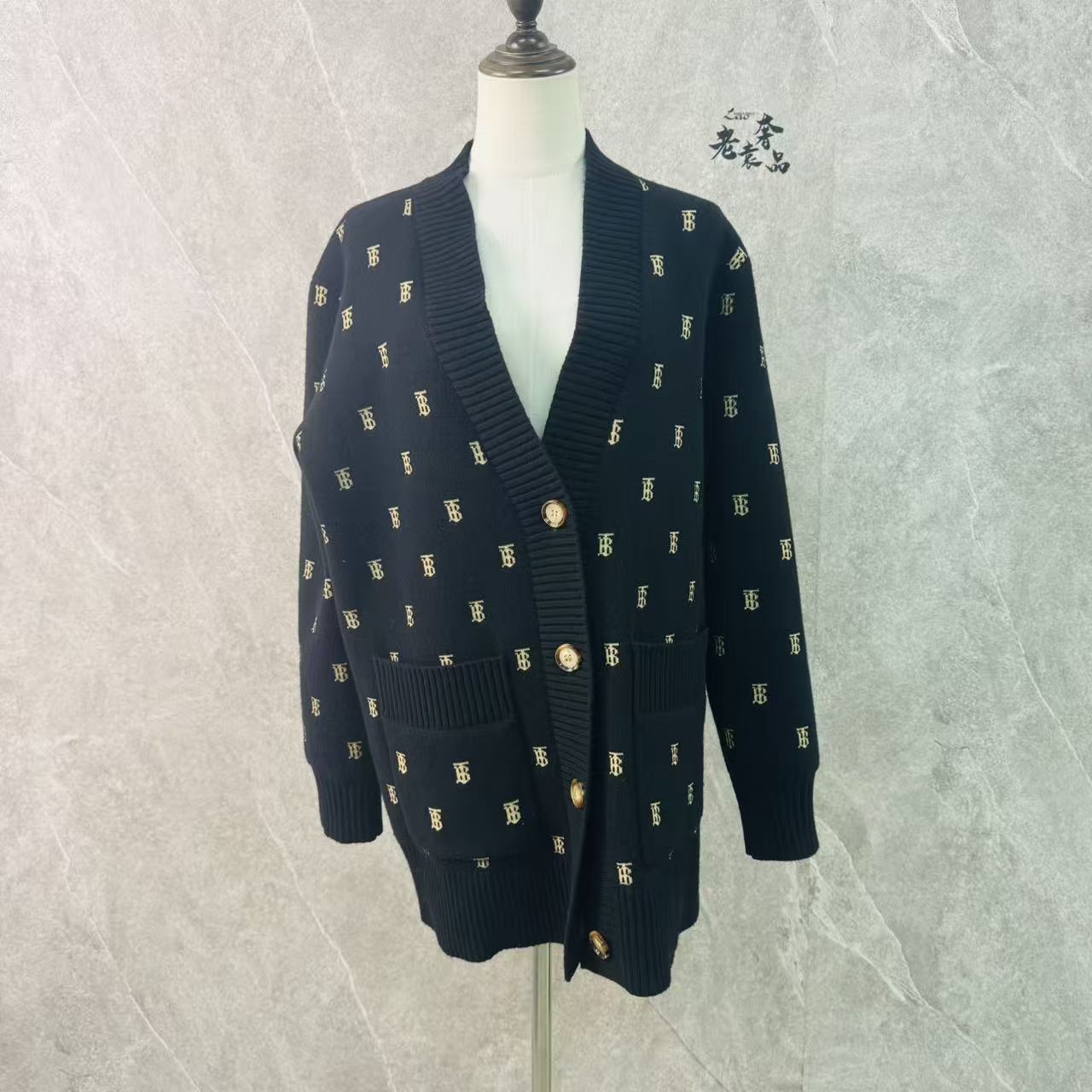 99新 BURBERRY/博柏利  海囤K/巴宝莉上衣/M码/bc56941