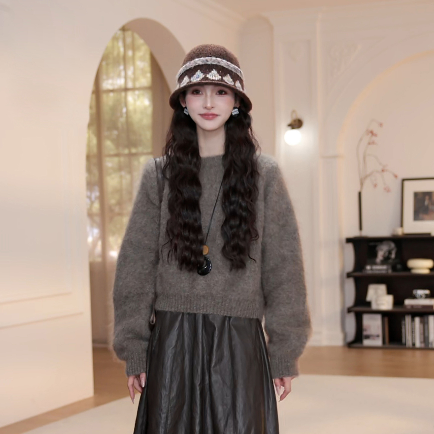 【YY·studio】咖色圆领毛衣女秋季宽松显瘦长袖慵懒风针织衫8947