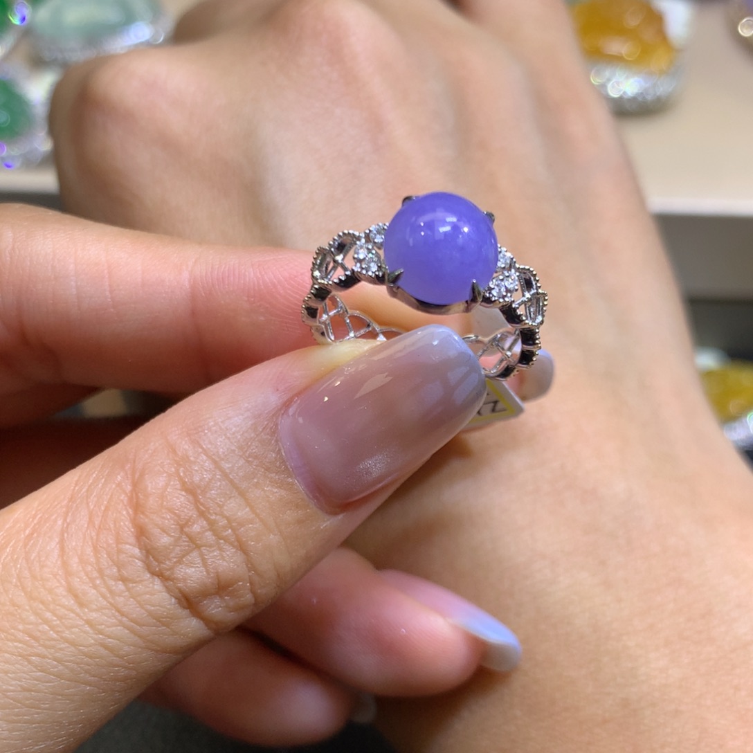 翡翠18K金镶嵌颈饰翡翠吊坠