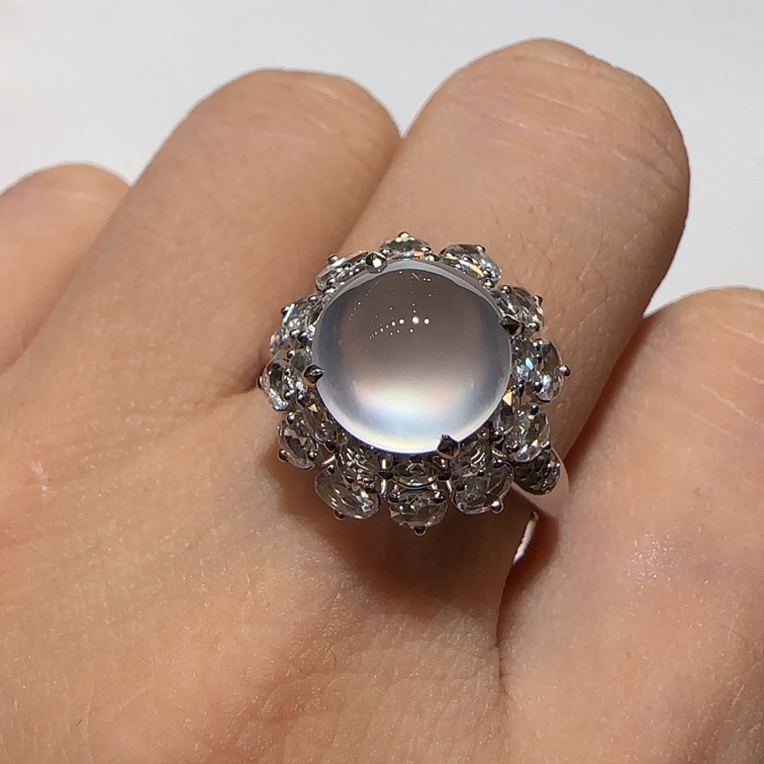 翡翠18K金镶嵌戒指蛋面