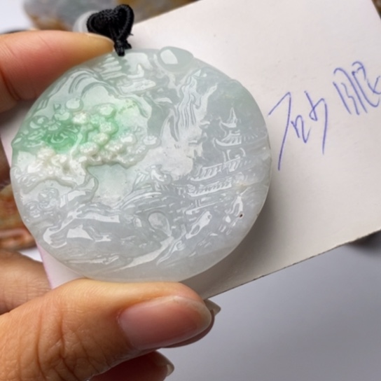 翡翠颈饰未镶嵌翡翠