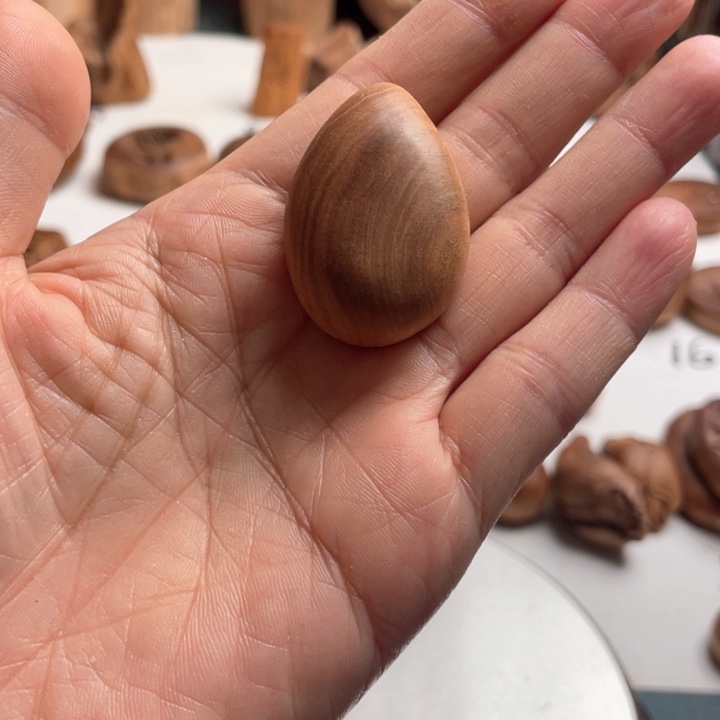 终***.檀香木原汁原味老山檀香