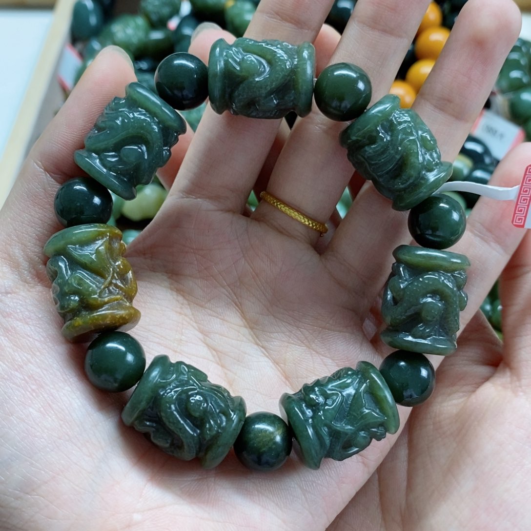 透闪石质玉手串未镶嵌